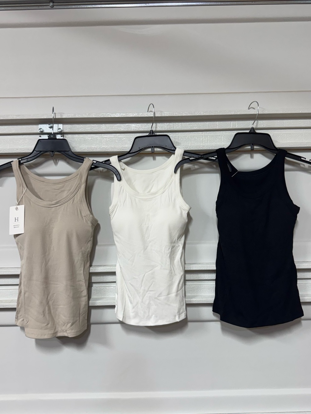 Hidden Brand Essential Basic Built-in Bra Tank Set Of 3 Large